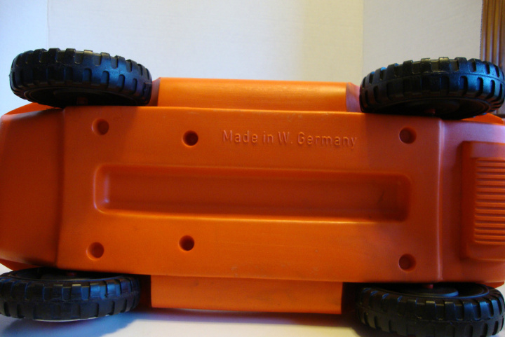 toyplastic003BIG orange04